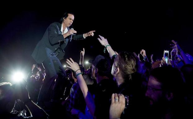 El Nick Cave más oscuro y el mundo psicotrópico de Björk, reyes del Primavera del debut de Amaia