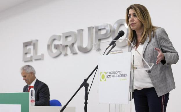 Susana Díaz advierte: «La Constitución sigue vigente»