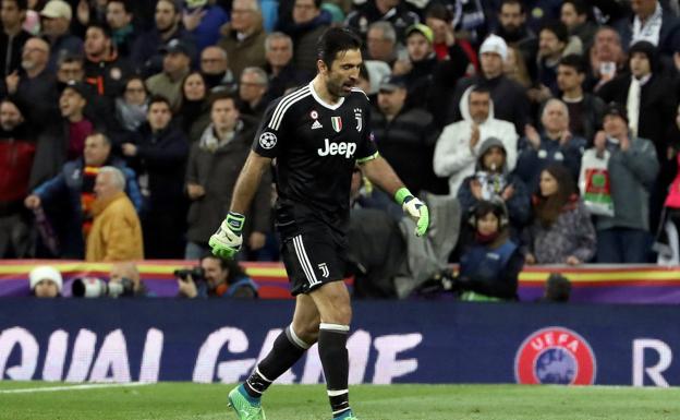 Tres partidos de sanción para Buffon por su expulsión ante el Madrid