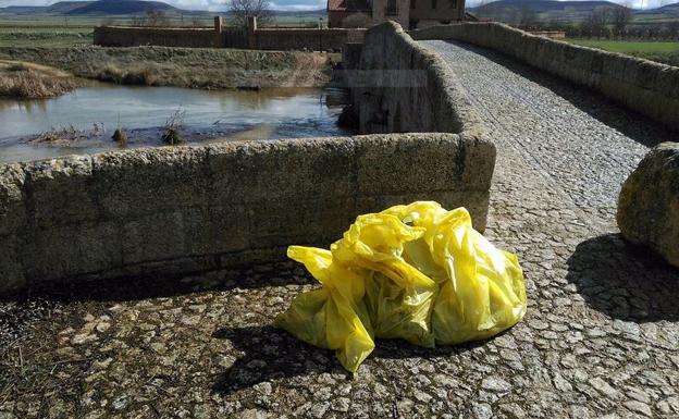 Más de 7.000 voluntarios se comprometen a limpiar de 'basuraleza' 340 puntos de toda España