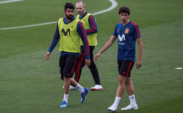 Rodri y Vallejo de apoyo... aunque Carvajal mejora