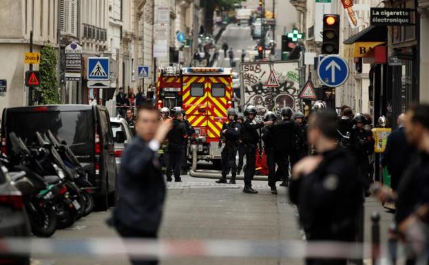 Liberados los rehenes en París y detenido su secuestrador