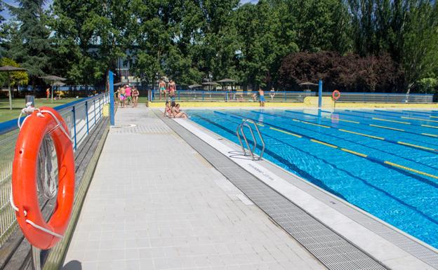 Tímido estreno de temporada en las piscinas de El Plantío