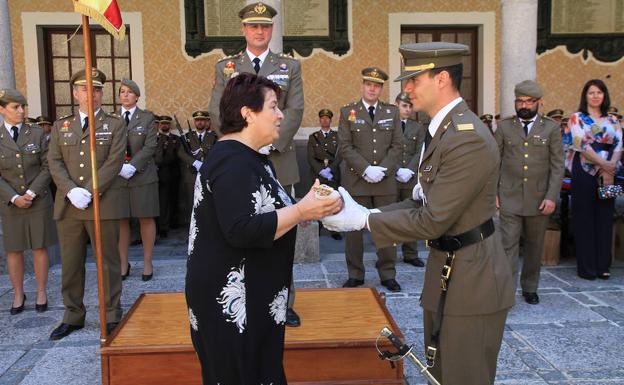 La Academia de Artillería bendice a 124 nuevos segovianos honorarios