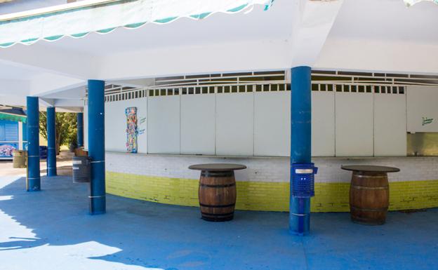 La cafetería de las piscinas de El Plantío no abrirá, como pronto, hasta primeros de julio