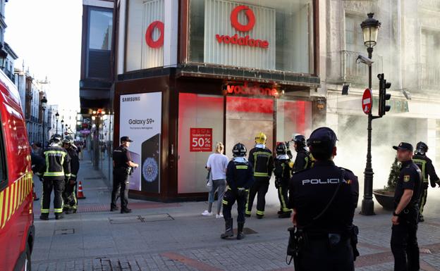 La alarma antirrobo de Vodafone genera revuelo en la calle Santander