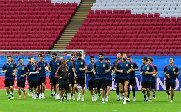 Hierro prueba con Carvajal y Lucas