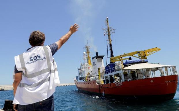 El 'Aquarius' zarpa de Valencia rumbo a nuevas misiones de rescate en la costa libia