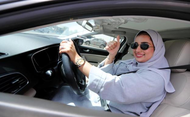 Termina la prohibición de conducir para las mujeres en Arabia Saudí