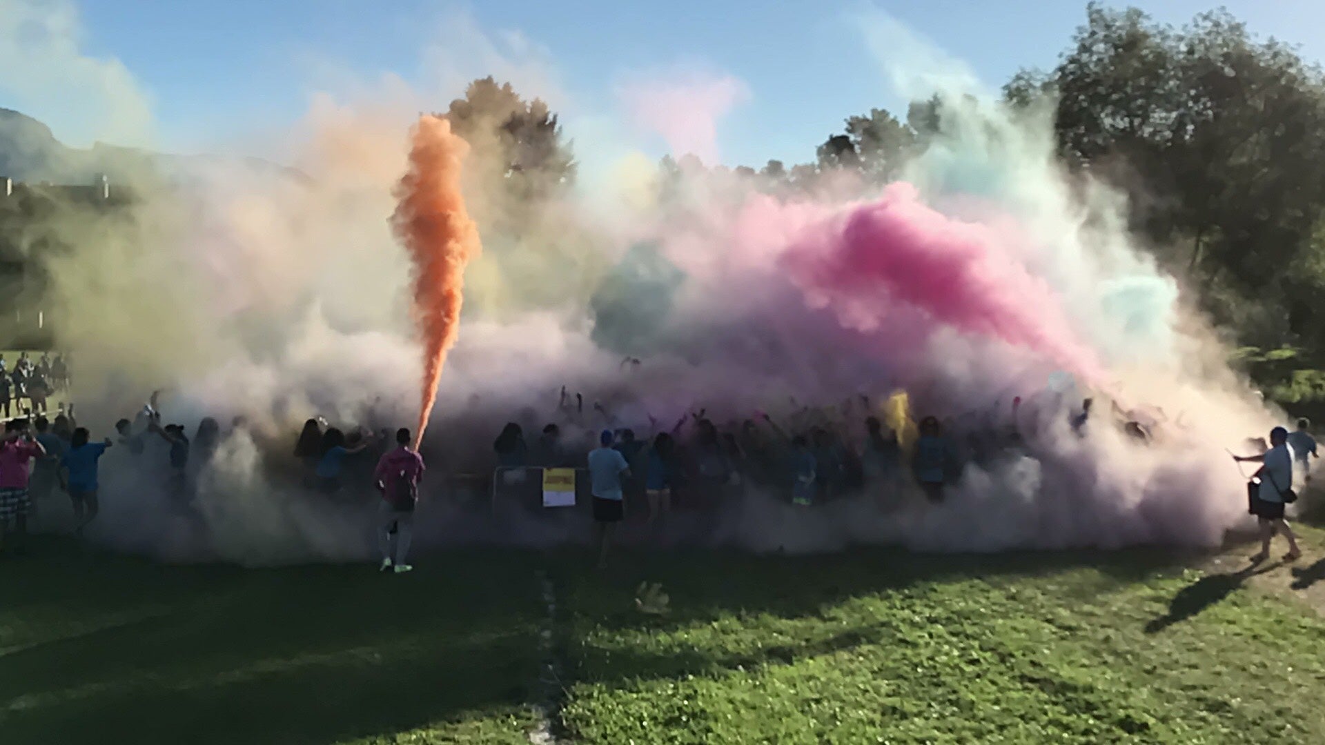 Más de 700 jóvenes disfrutan en Villasana de Mena con el VI Encuentro Jóvenes de la provincia