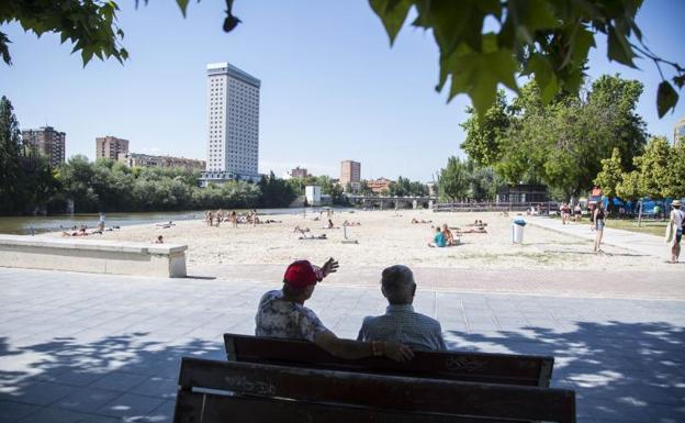 Valladolid, Burgos, Palencia y Soria están en riesgo este lunes por calor; León y Zamora, por tormenta