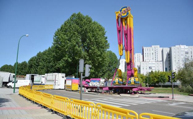 Comienza la instalación de la feria de atracciones de los Sampedros