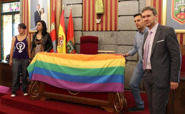 El Ayuntamiento celebra el Día del Orgullo LGTBI