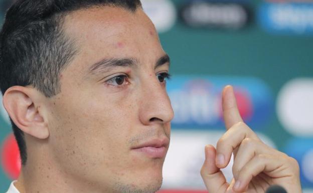 Guardado: «A Neymar le gusta exagerar las faltas, tirarse muchísimo»