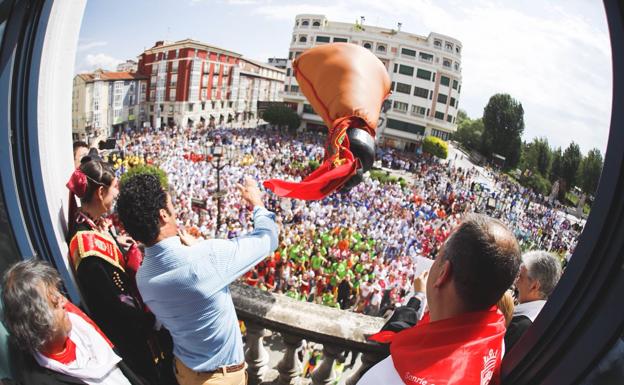 La bota sale del Teatro Principal por la puerta grande