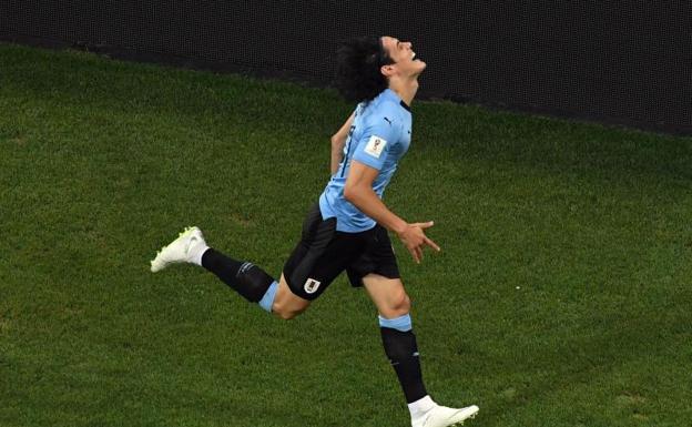 Cavani encuentra dos diamantes en la mina