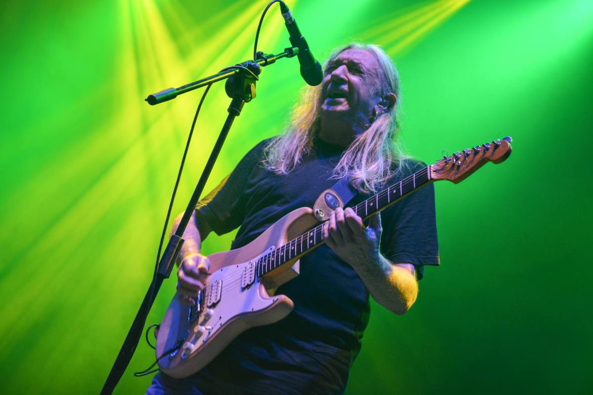 Rosendo atrae a tres generaciones de rockeros en el Espacio Atapuerca