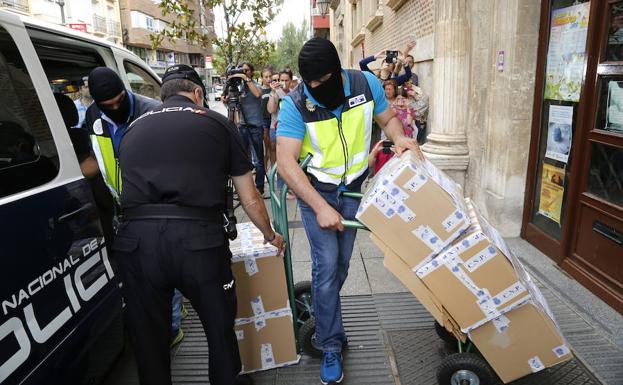 Una macrooperación contra la corrupción se salda con cinco ayuntamientos registrados, cinco detenidos y once cargos políticos investigados en León