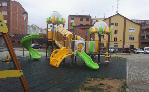 La UDEF abre una pieza separada que salpica a ayuntamientos leoneses por la instalación de parques infantiles