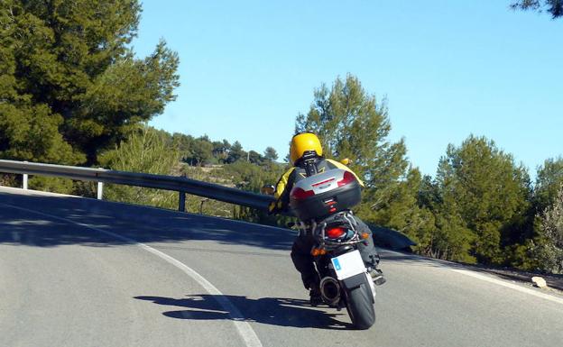 La DGT incrementa en Castilla y León la vigilancia en carreteras frecuentadas por motoristas