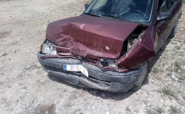 Un fallecido en una colisión frontal entre dos turismos en un camino agrícola en Castroverde de Cerrato