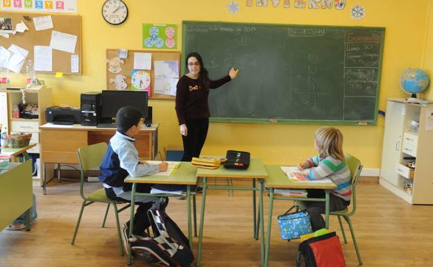 El Gobierno bajará las horas lectivas de los profesores