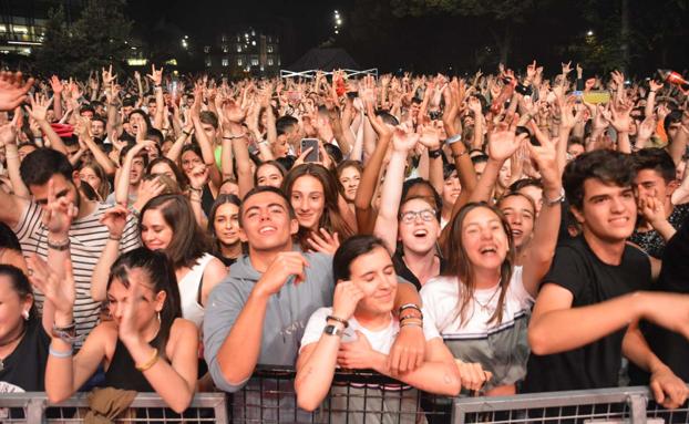 El PSOE insiste en que once días de fiestas «son excesivos»