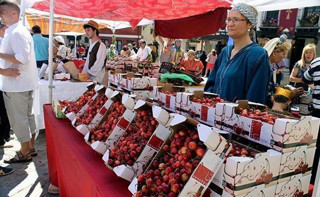 Covarrubias regresa este fin de semana al medievo con la Fiesta y Mercado de la Cereza