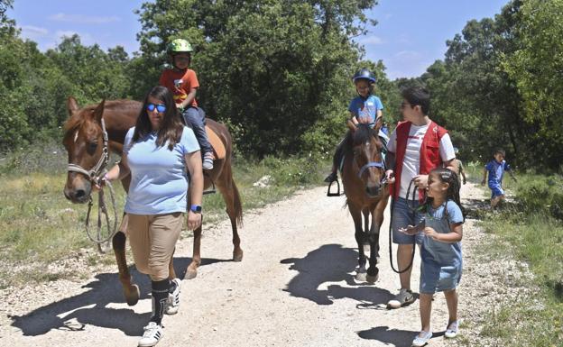 67 niños disfrutan del VI Campamento Urbano de Cruz Roja Juventud