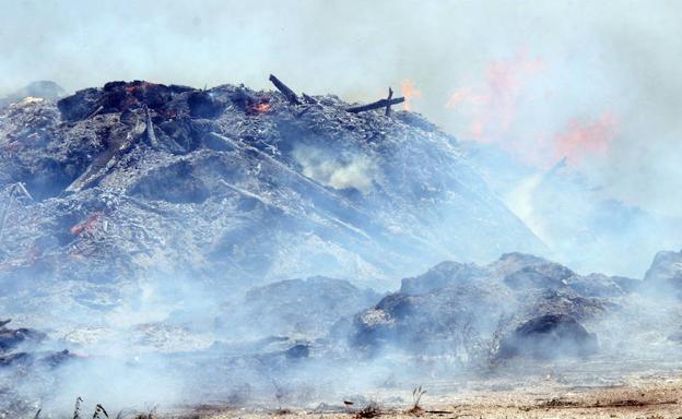 Arde la escombrera de Cuéllar