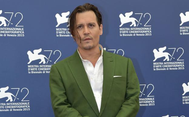 Johnny Depp, demandado por agredir a un hombre