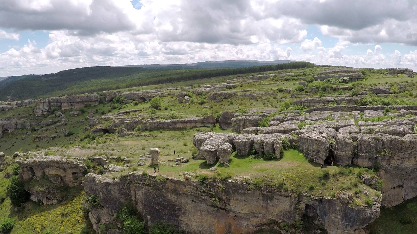 Un paseo por el monumento natural de Las Tuerces