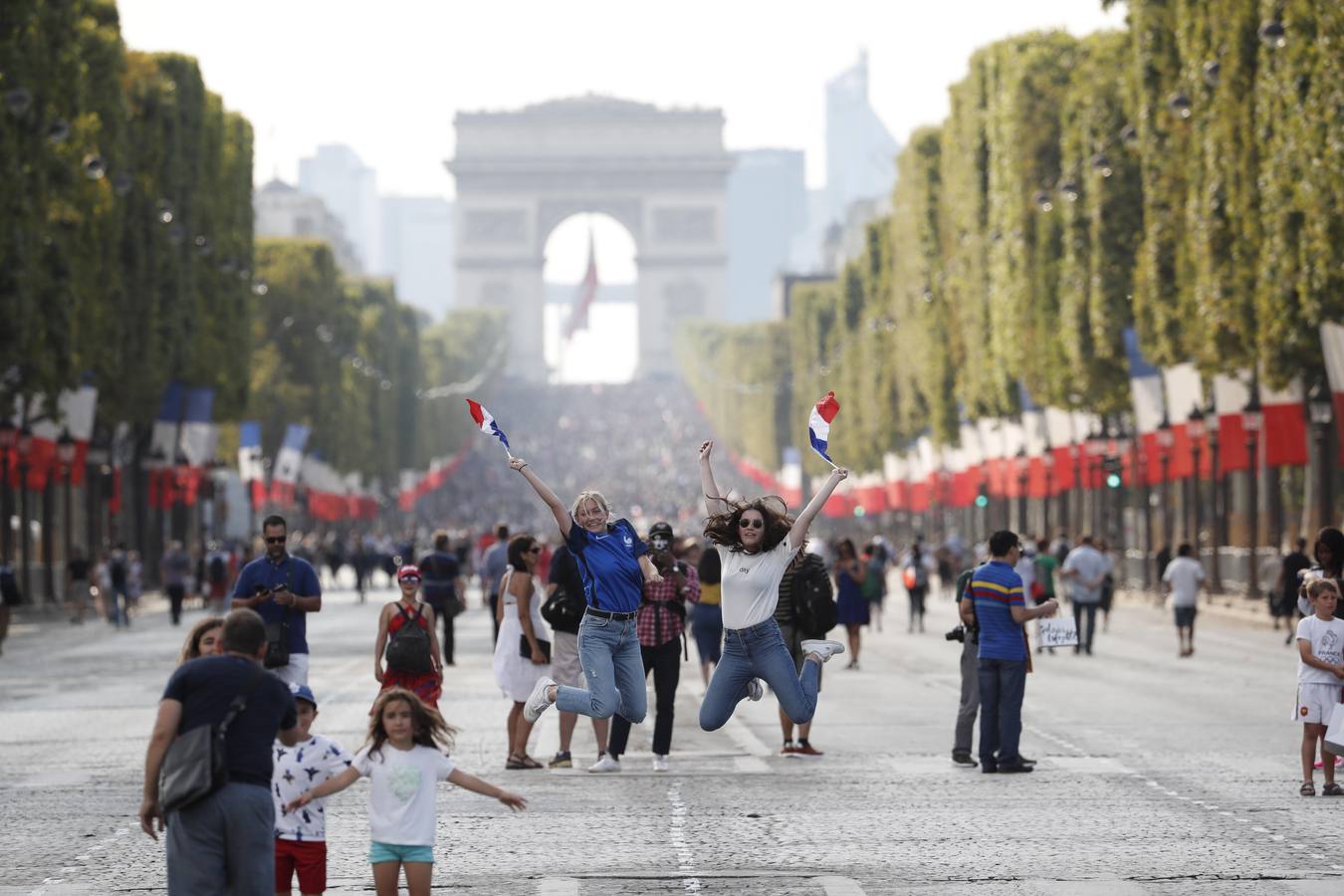 La fiesta en París por la victoria en el Mundial