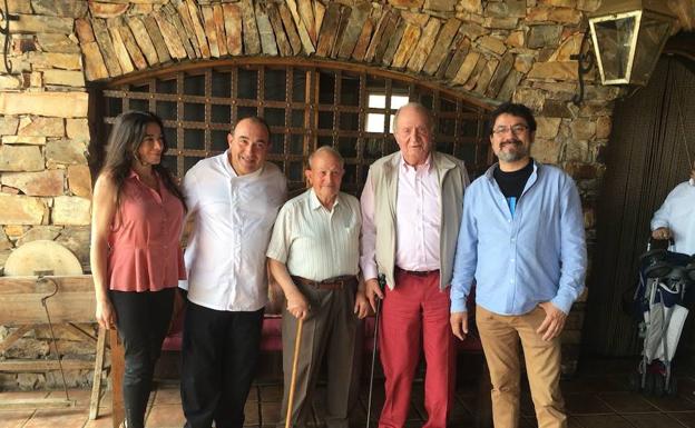 EL REY JUAN CARLOS 'SE DA UN CAPRICHO' EN LEÓN