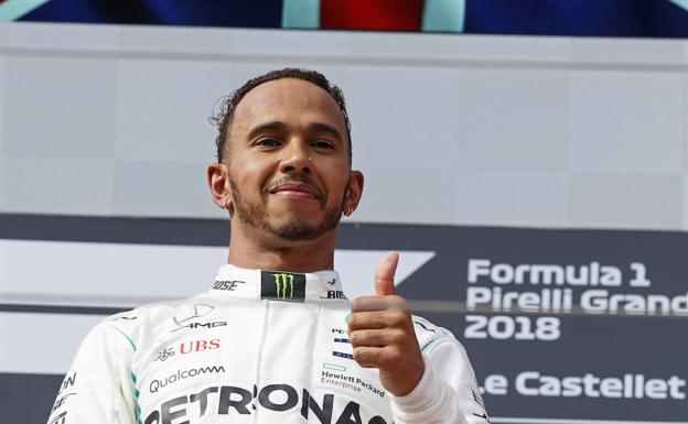Hamilton renueva con Mercedes hasta 2020