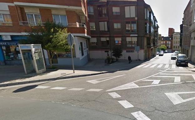 Un policía retirado mata de varios disparos a su expareja en la vivienda que compartían en Astorga