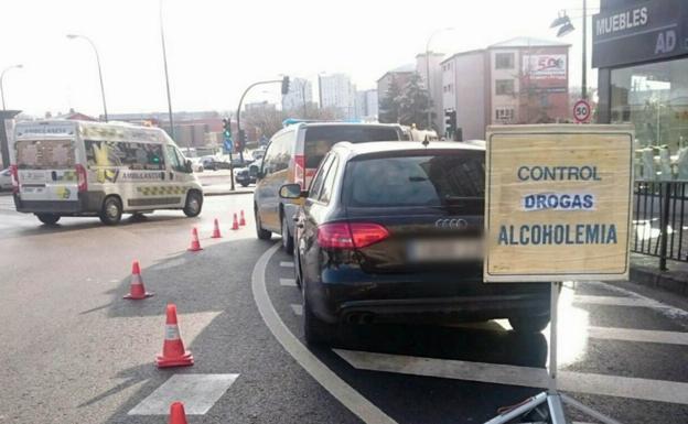 Detienen en un control a un joven que llevaba hachís, cocaína, marihuana y una navaja