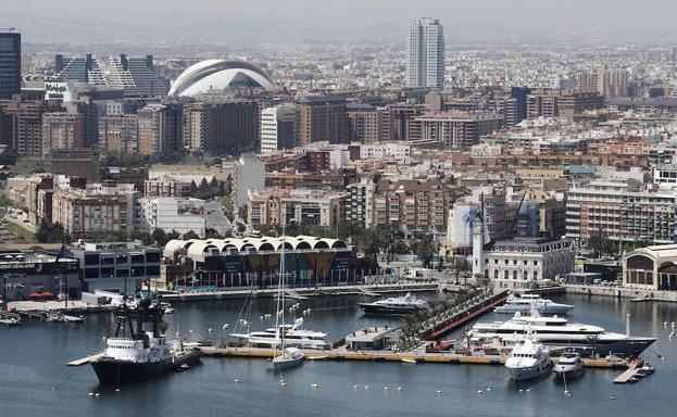 El alquiler ilegal de barcos-apartamento se extiende por la costa Española