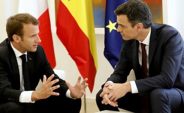 España y Francia acuerdan convocar una cumbre regional sobre inmigración