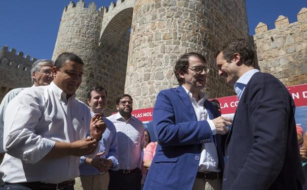 Casado refrenda a Fernández Mañueco al frente del PPCyL, «el mejor candidato para Castilla y León»