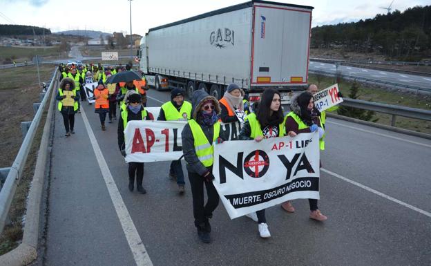 Fomento y Junta siguen apostando por el desvío obligatorio de camiones de la N-I hasta que se liberalice la AP-1