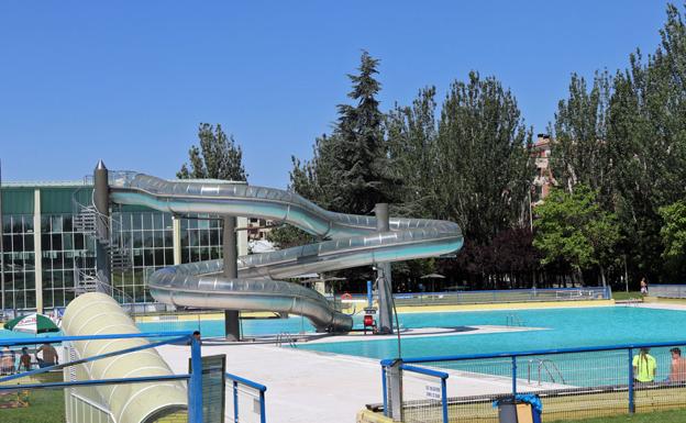 Salinero clama contra el «desastre» de gestión en las piscinas de El Plantío