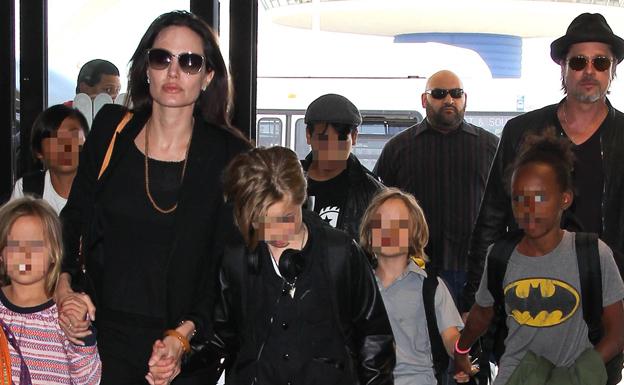 Angelina Jolie ataca y los amigos de Pitt defienden al actor