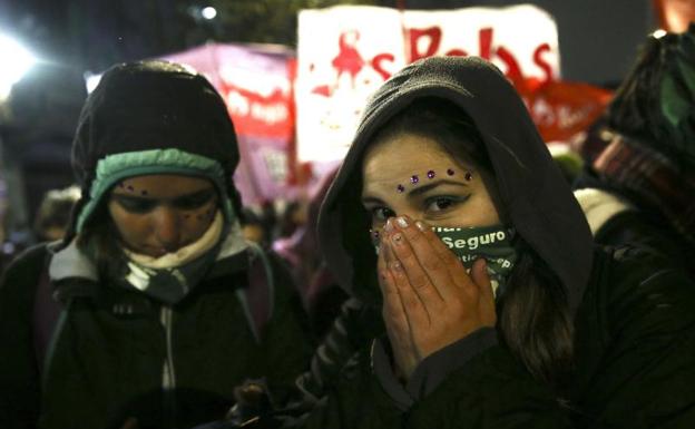 El Senado argentino rechaza el proyecto de ley para legalizar el aborto