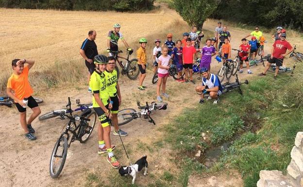 Buena gastronomía, espectáculos y deporte protagonizarán la semana cultural de Villariezo este año