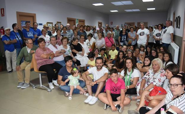 Protesta nocturna en Barruelo de Santullán para pedir las guardias médicas