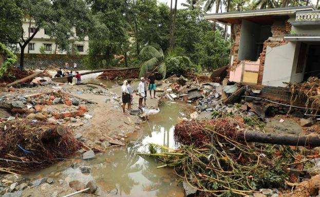 Un perro salva a una familia de las inundaciones en India