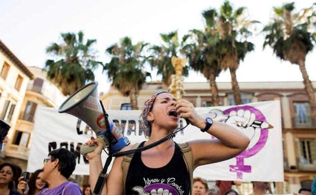 Violada ante el impasible ojo de la discoteca