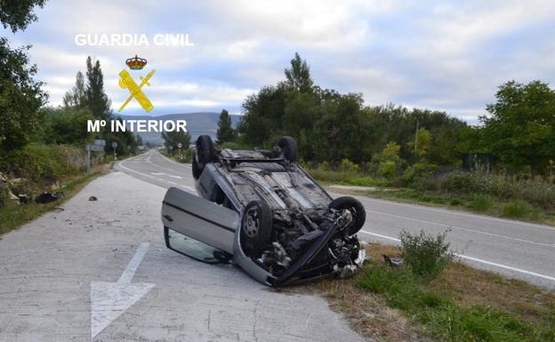 Investigado un joven de 21 años que duplicó la tasa de alcoholemia tras volcar con el coche