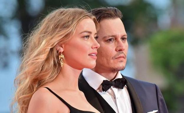 Johnny Depp acusa a su ex de defecar en su cama